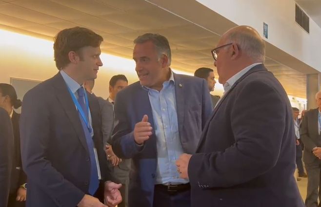 Orsi-con-Abella-zonas-francas-foto-Corujo