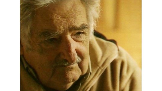 Aprobación a la gestión de Mujica bajó 3% en un mes