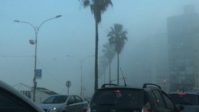 el humo cubre todo el pais y ademas hay zonas con neblinas, segun el inumet