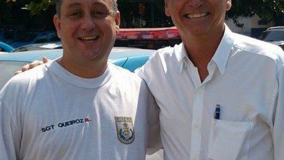 Queiroz subió esta foto a Facebook haciendo gala de su relación con quien poco desùés fue ungido presidente e Brasil. El documento cobra nuevo sentido tras la detención del expolicía.&nbsp;
