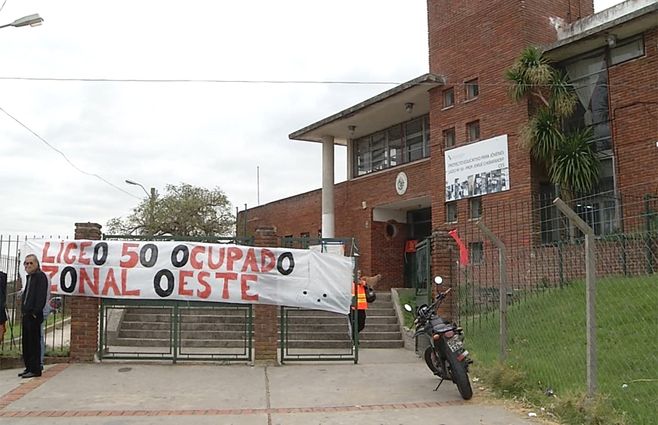 LICEO-50-CASABO-OCUPADO.jpg