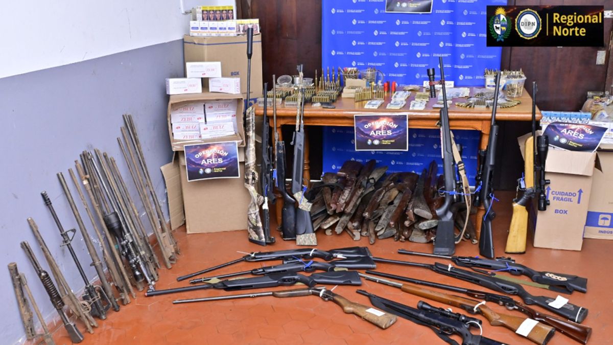 Incautan más de 100 armas e imputan a 33 personas en megaoperativo: hay un policía y un expolicía involucrados