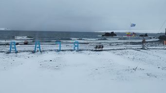 estrenan en el planetario documental sobre la base cientifica antartica artigas