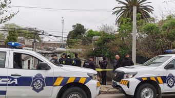 mataron a una mujer de 42 anos en un ataque a balazos en cerrito de la victoria; la policia trabaja en el lugar