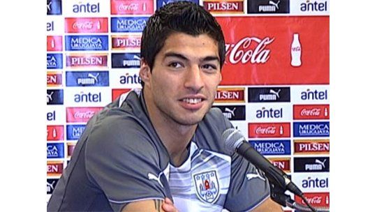 Suárez y Cavani en el posible equipo ideal de FIFA