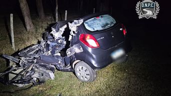 Siniestro Durazno: conductora de auto y guarda de microbús murieron tras choque frontal