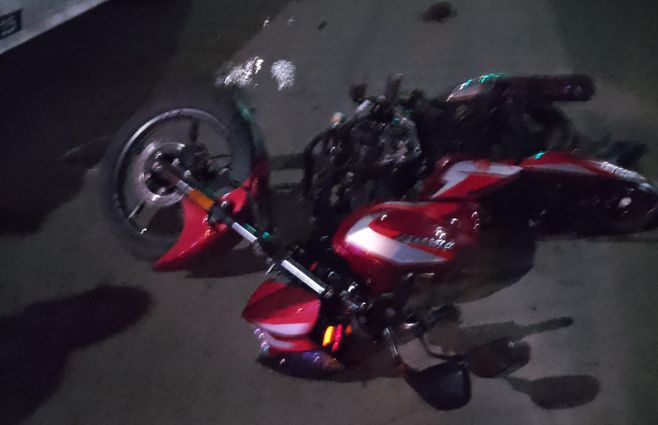Foto cedida a Subrayado. Moto robada en la que circulaban los delincuentes.