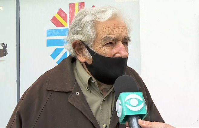 mujica-vacuna-covid.jpg