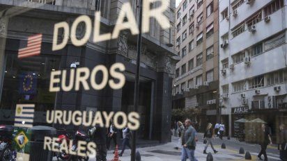 gobierno de macri lanza medidas de control de cambio en argentina para calmar mercados