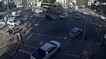 una mujer murio en bulevar artigas tras ser embestida por un omnibus de pasajeros