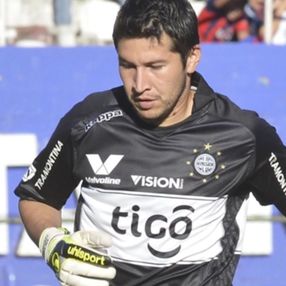 Paraguay: exgolero de Olimpia se entregó ante la Policía por vínculo con organización criminal de Marset Paraguay: exgolero de Olimpia se entregó ante la Policía por vínculo con organización criminal de Marset