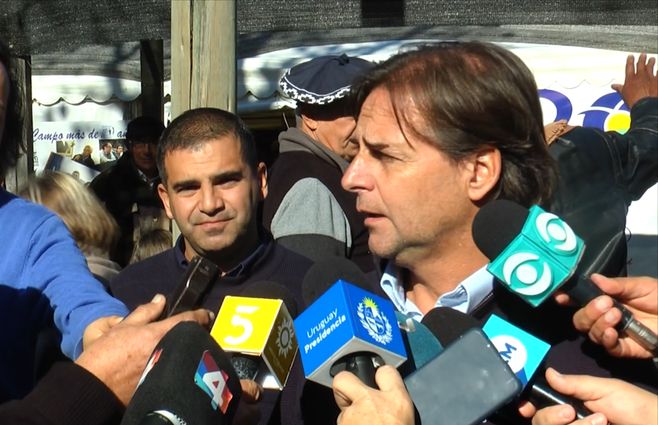 Lacalle-Pou-en-Melo-sobre-águila-graf-Spee.jpg