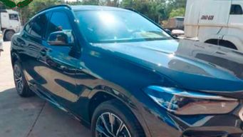 La camioneta que fue hallada este lunes.