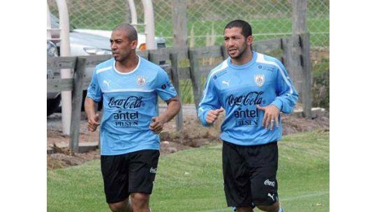 Tabárez reiteró los 11 que se presume serán titulares ante Perú