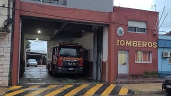 una anciana de 95 anos fue rescatada por bomberos del incendio de su casa en tacuarembo