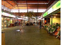 También llovió dentro del Mercado Agrícola