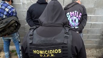 Foto: Ministerio del Interior. Detenidos tras allanamientos en La Chancha por quíntuple homicidio.