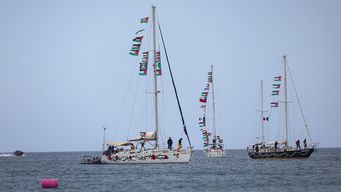 israel intercepto a flotilla de ayuda a gaza y detuvo a decenas de activistas frente a las costas de creta