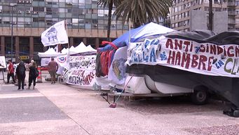 gremio de industria lactea convoca a paro este miercoles; continua la huelga de hambre por despidos de claldy