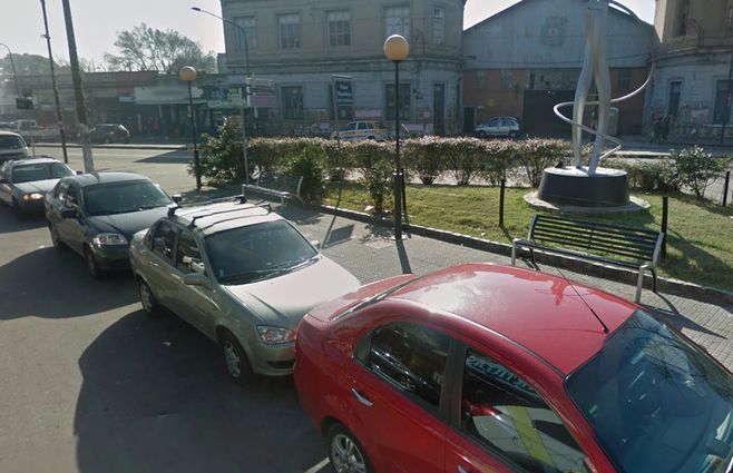 Escena del homicidio, en una plaza ubicada en General avenida Agraciada y General Aguilar.