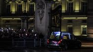 El féretro de la reina Isabel II llegó a Londres para el último adiós de los británicos