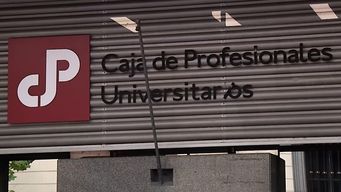 caja de profesionales aprobo rebaja salarial de gerentes, con excepciones