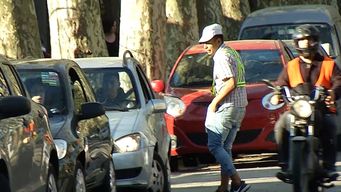 colorado propone aplicar ley de faltas a cuidacoches ilegales; nacionalista plantea reconversion laboral y fa no definio postura