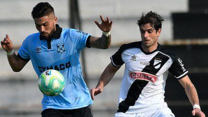 danubio y wanderers empataron 2-2 y liverpool vencio a atenas 1-0