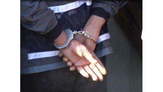 Arresto ciudadano: taxista detuvo a rapiñero de 14 años