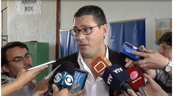 renuncio el jefe de policia de flores por una investigacion sobre chats cuando era director del inr