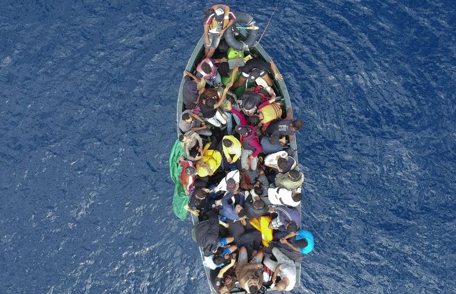 barco migrantes españa