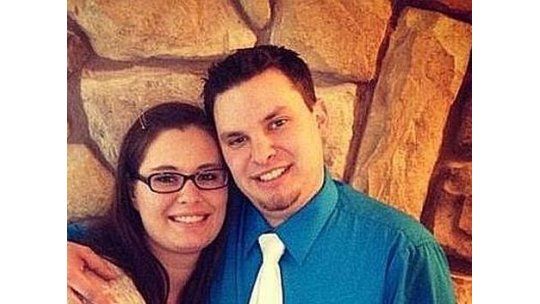 A una semana de casarse, tiró a su marido por un barranco