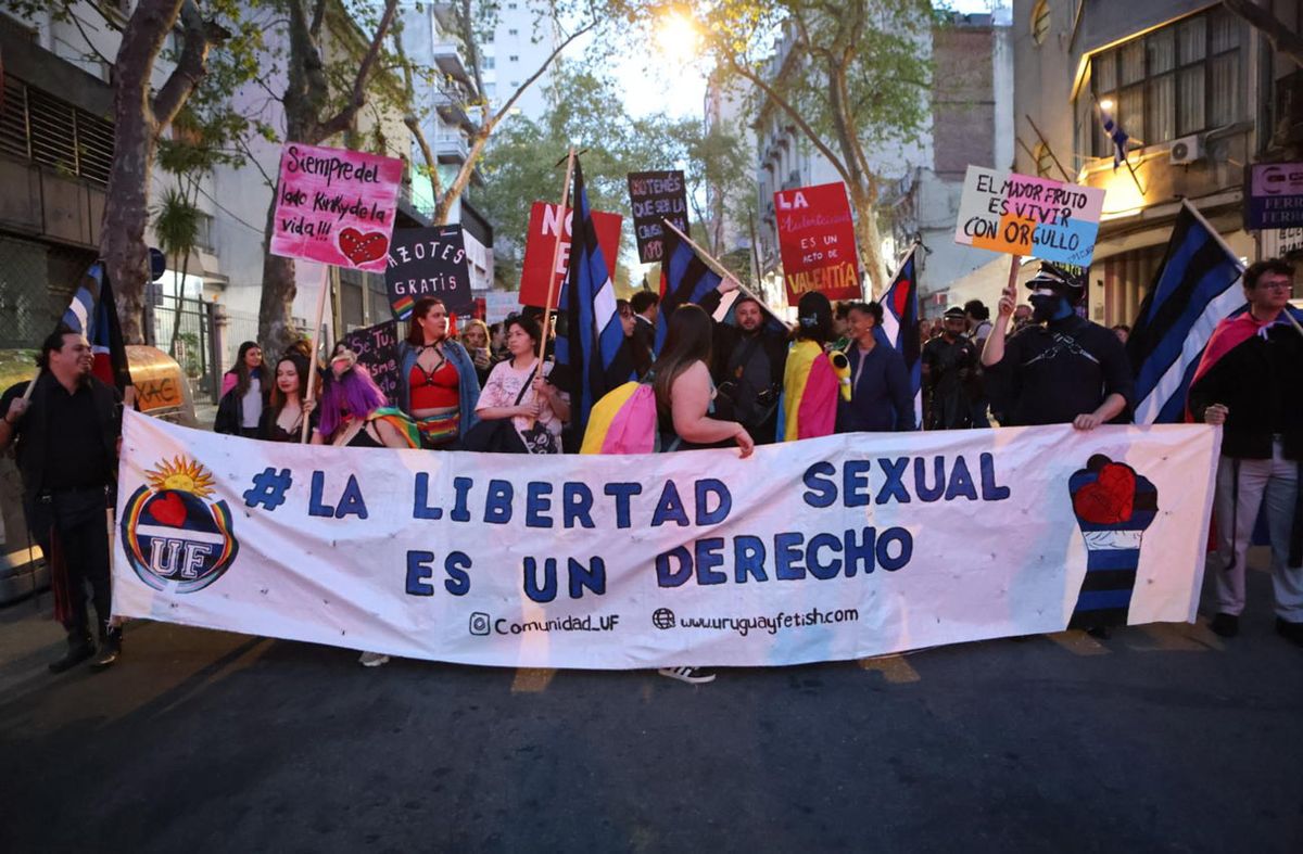 marcha-diversidad-foco.uy-viernes