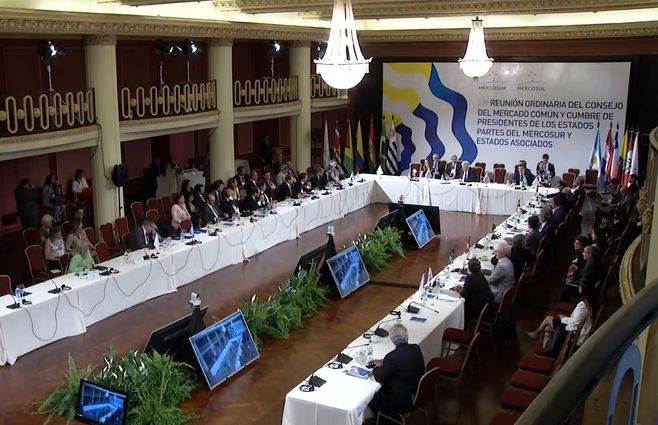 CUMBRE-PRESIDENTES-MERCOSUR-MONTEVIDEO-DICIEMBRE-2022.jpg