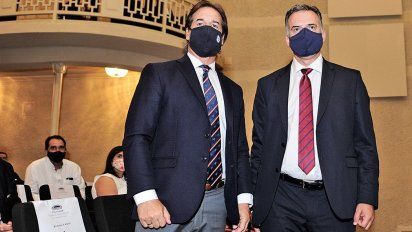 Lacalle fue a la asunción del intendente de Canelones, Yamandú Orsi, Fue una señal de la buena comunicación entre ambos