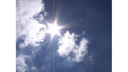 Un martes templado, desmejorando por el suroeste