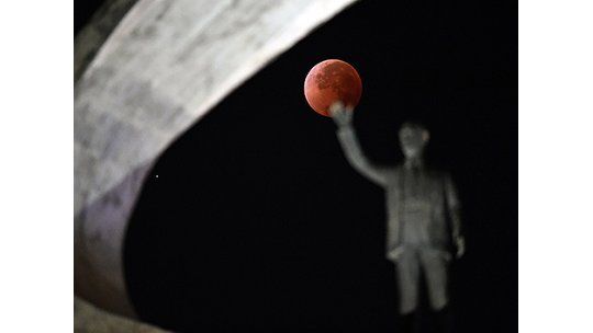 Así se vio la impactante Luna de sangre
