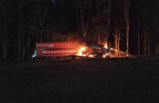 camion-ganado-incendio.jpg