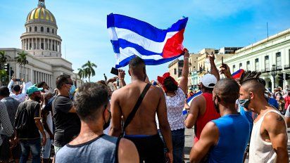 el gobierno cubano defendera la revolucion al precio que sea necesario ante las historicas protestas