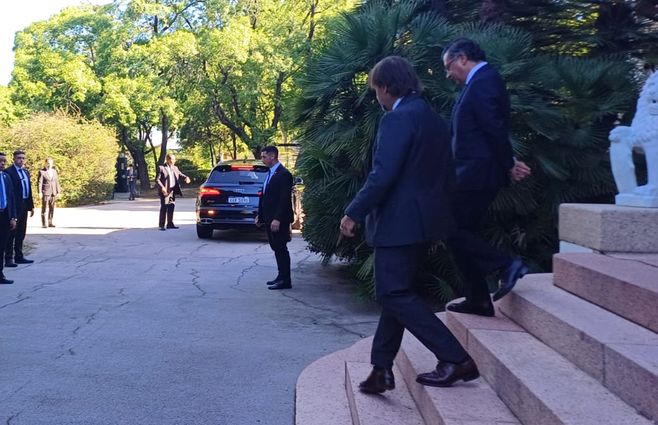 Lacalle Pou y Gustavo Petro en Suárez y Reyes. Foto: Valeria Gil. 