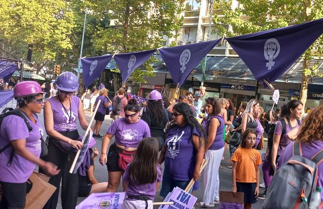 Concentración de la Intersocial Feminista en Plaza Libertad. Foto: Valeria Gil