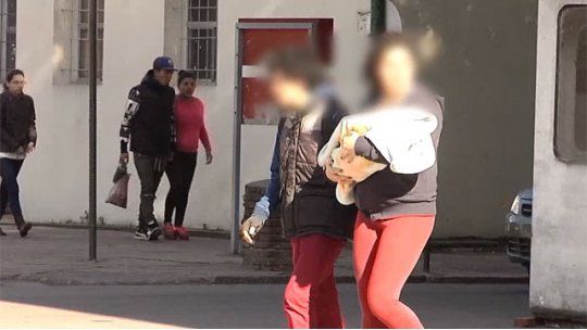 mujer nino