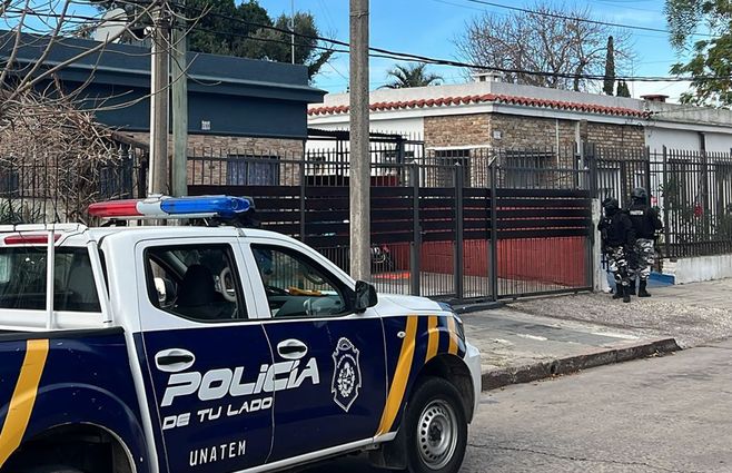 allanamiento-villa-española-auto-robado-banda.jpg