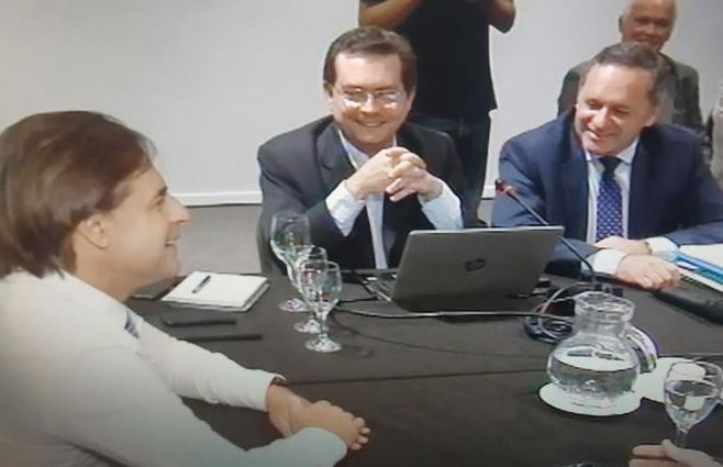Lacalle Pou, Ferrés y Delgado encabezando la reunión de ministros