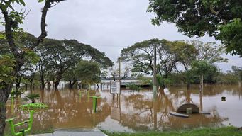 inundaciones: hay 2.845 desplazados, 590 evacuados y 2.255 autoevacuados