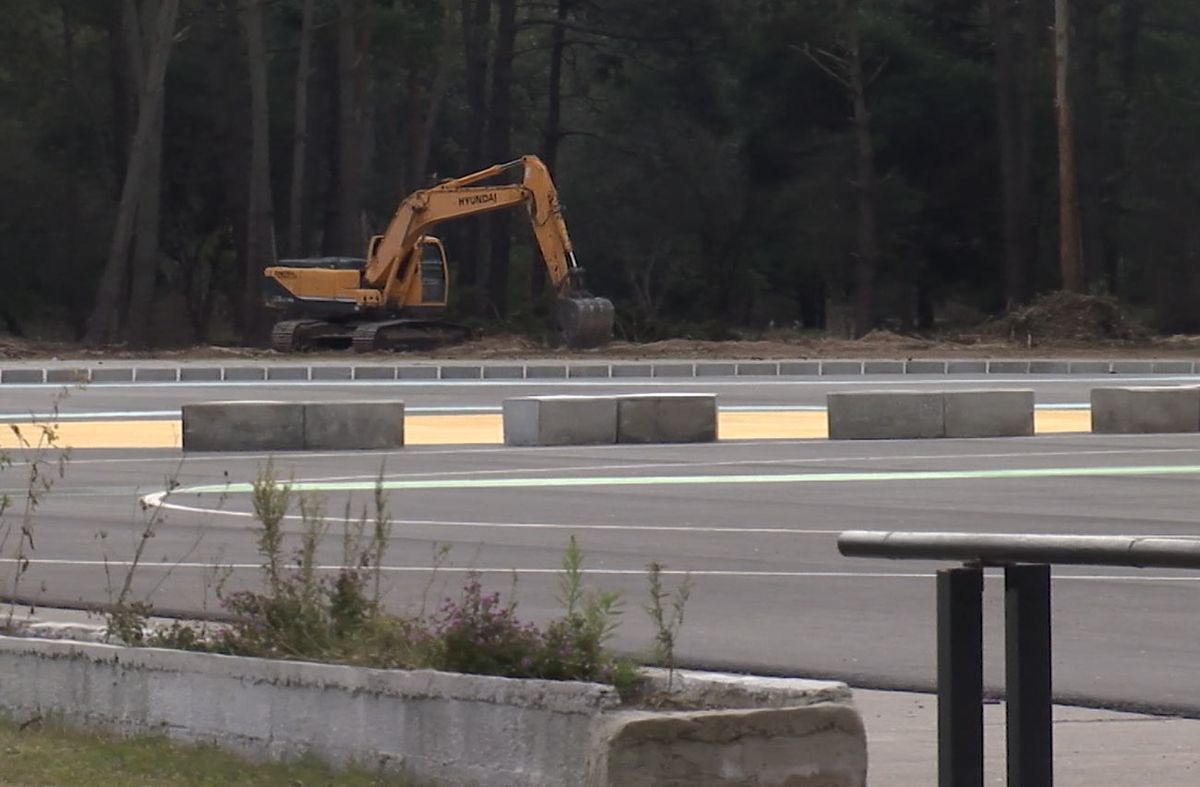 Vecinos de Parque Roosevelt realizan movilización en rechazo de instalación de carpa de espectáculos