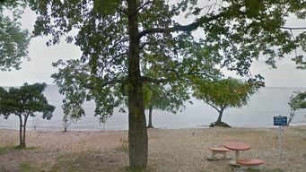 buscan a un hombre que cayo de una canoa en el rio uruguay, cerca del rio negro