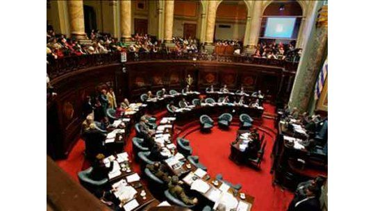Presidente del INAU y Olesker citados al Parlamento