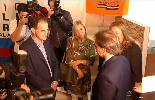 Manini-recibe-a-lacalle-pou.jpg