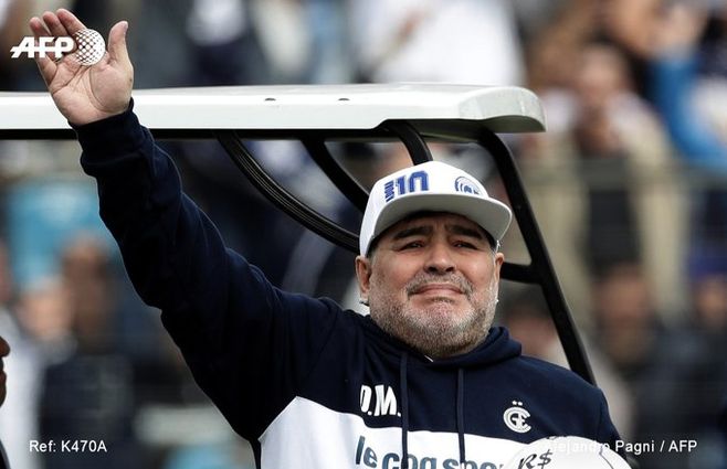 Maradona-presentación-Gimnasia.jpg